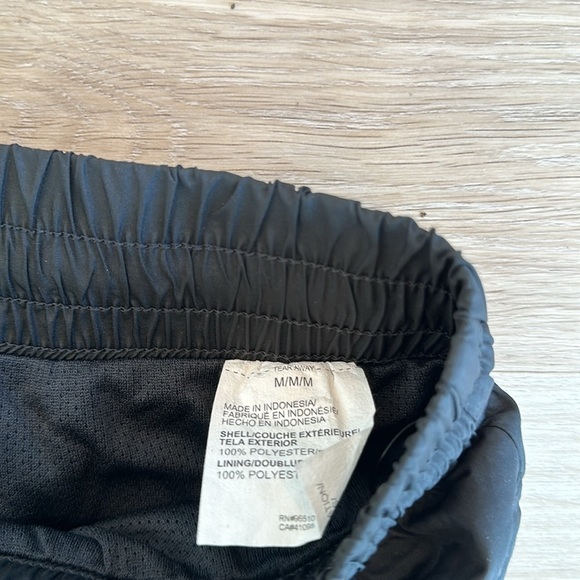 Under Armour
Project Rock Brahma Trousers women size medium also have  jacket - Picture 10 of 11